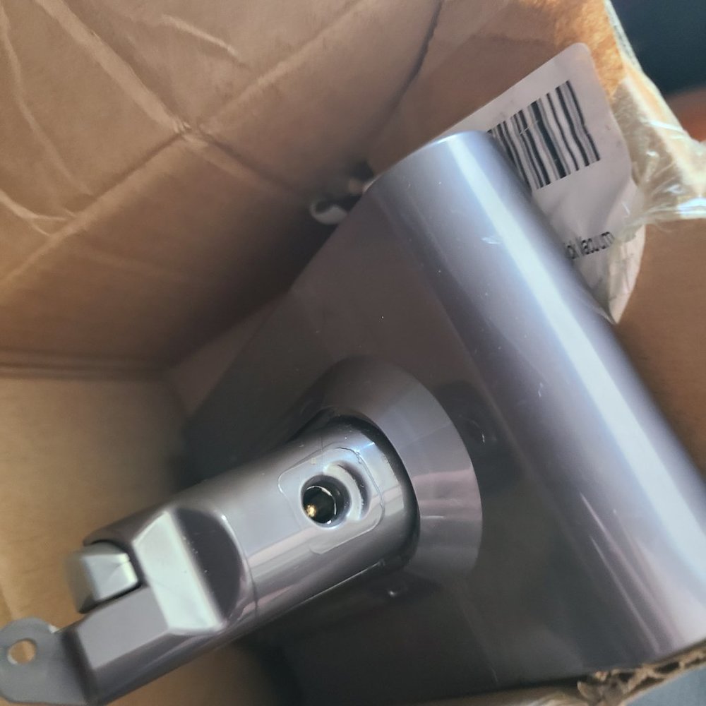 Dyson v6 battery - Picture 2 of 2